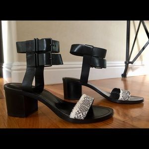 Pour La Victoire ‘Dagney’ Double-Buckle Sandal - 7. (NWOT)